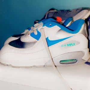 Air maxes